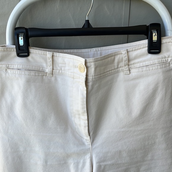 Talbots Wide Leg Cropped Chino Cream 10P - Picture 3 of 7